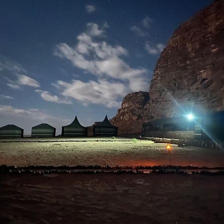 Desert Stars Rum Camp 와디럼 외부 사진